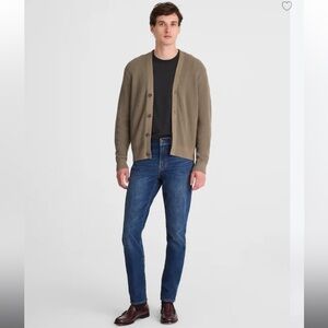 Madewell Men’s Athletic Slim Jeans
Size 30 x 32 – Excellent Like-New Condition